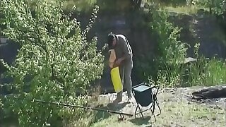 Sex-mad floozie fucks a stranger at an obstacle fishing lake